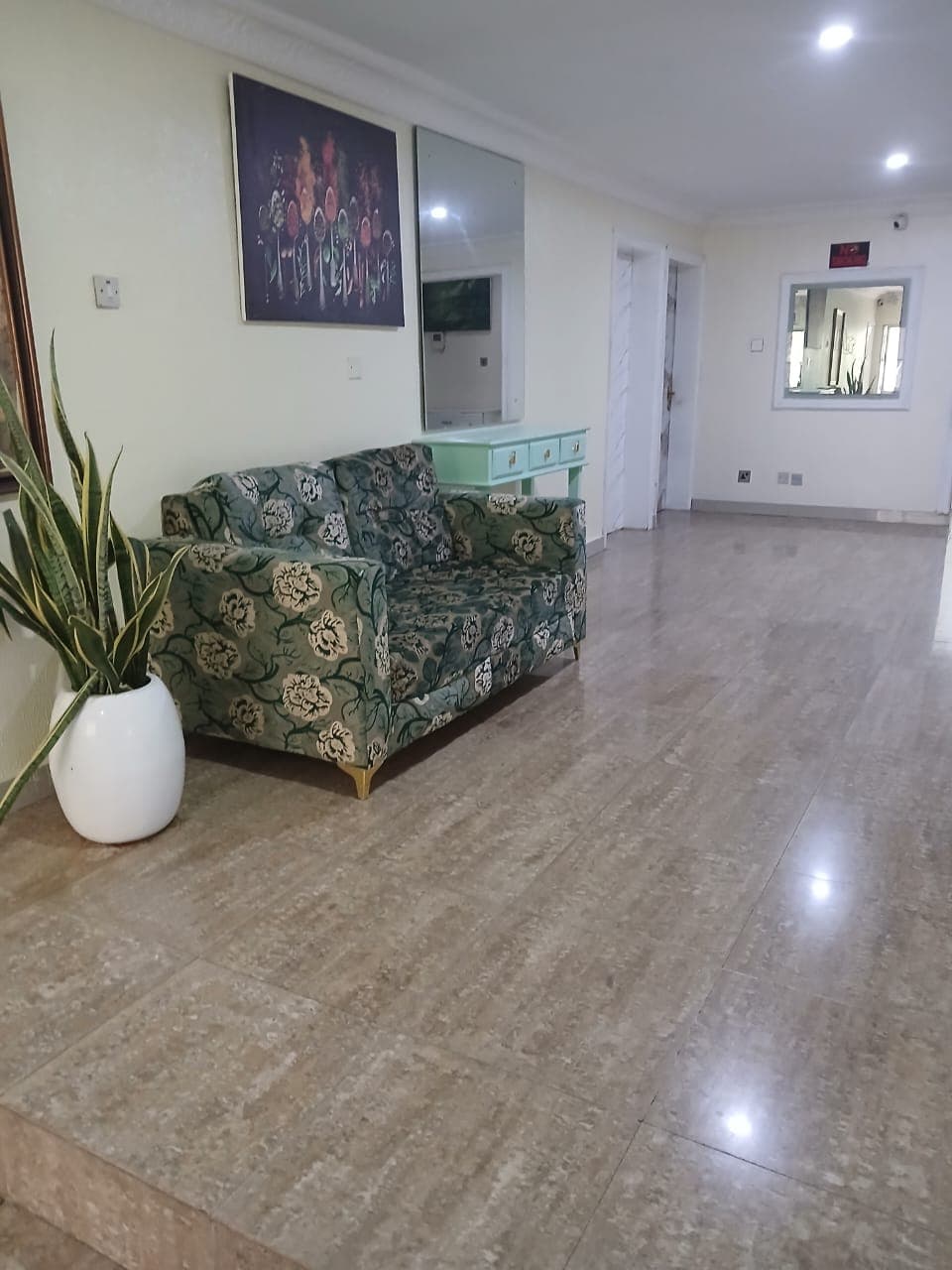 Floyd Msquare Hotel Victoria Island — photo 2