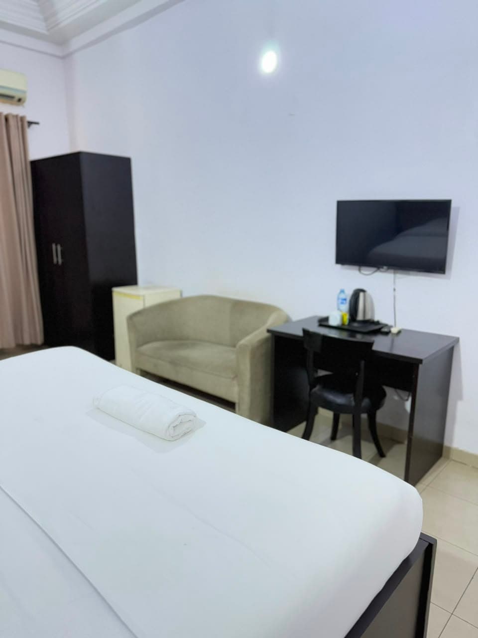 Msquare Whitehouse Hotel Ikeja — photo 3