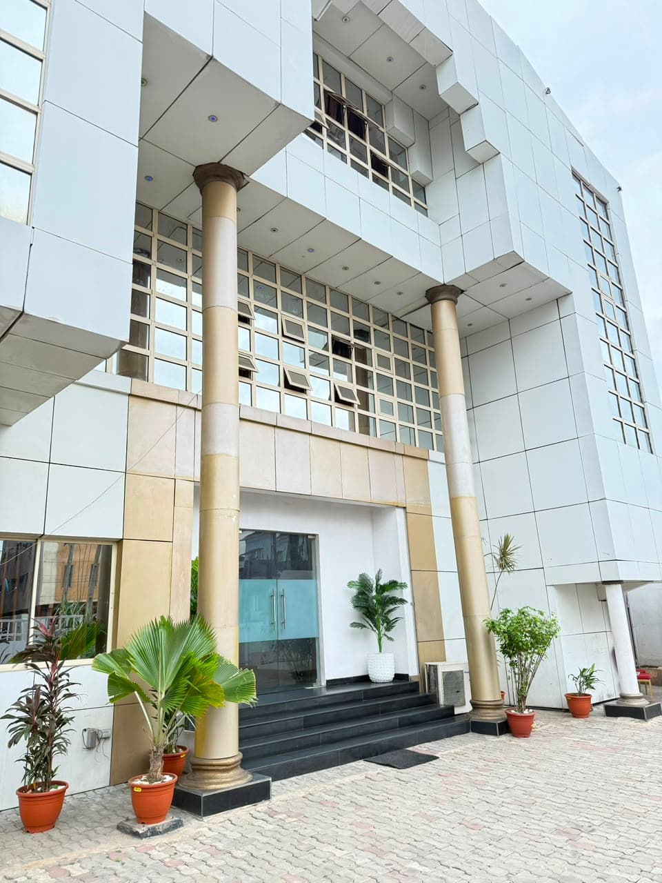Msquare Whitehouse Hotel Ikeja