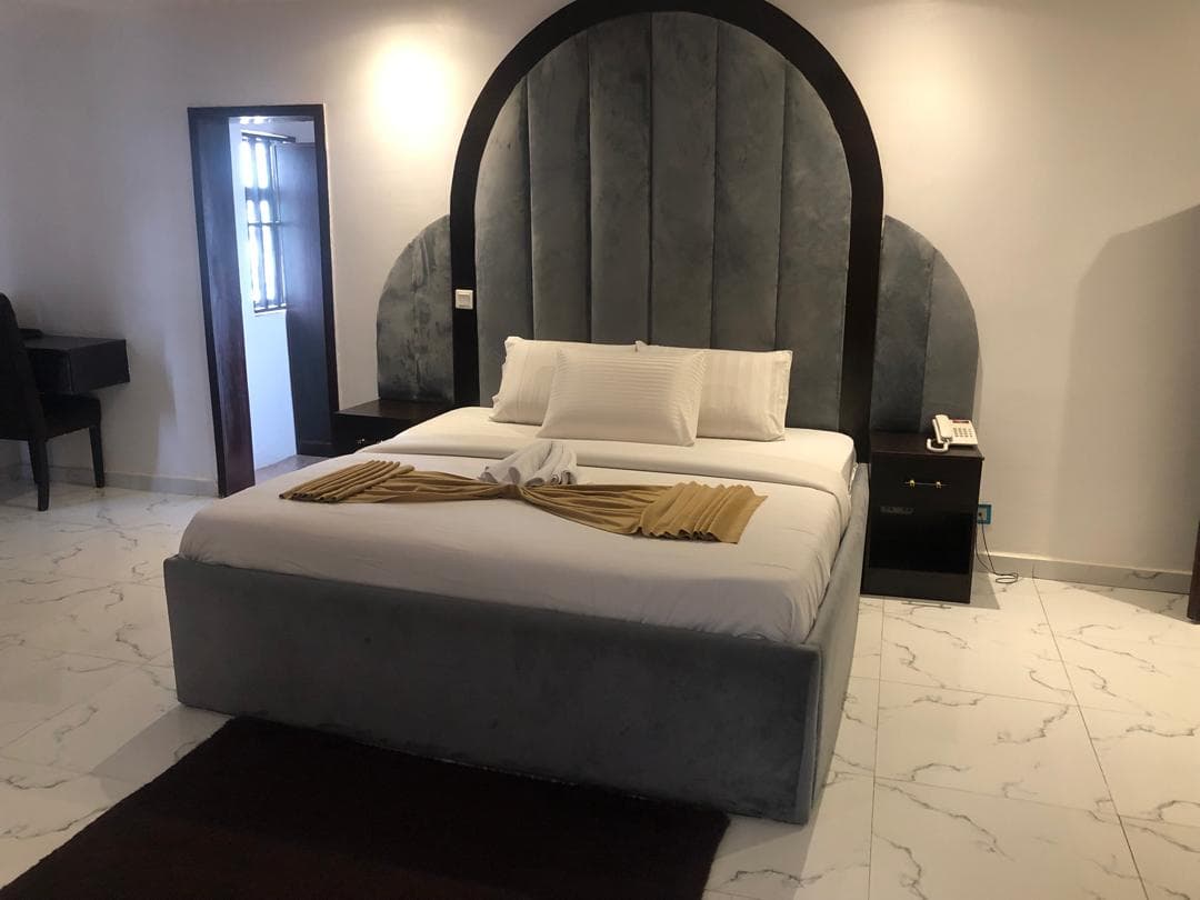Supreme Room